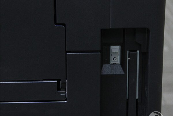 柯尼卡美能達(dá)C266機(jī)器的硬性電源開關(guān)-科頤辦公