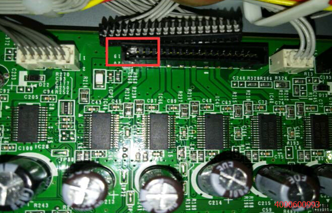 黑色碳粉供應馬達的排線插口針腳歪斜-科頤辦公